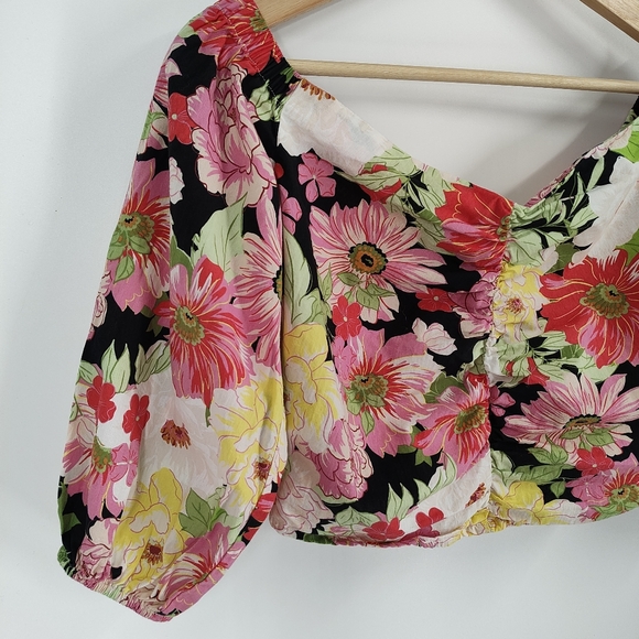 Zara | floral printed crop - Picture 2 of 4